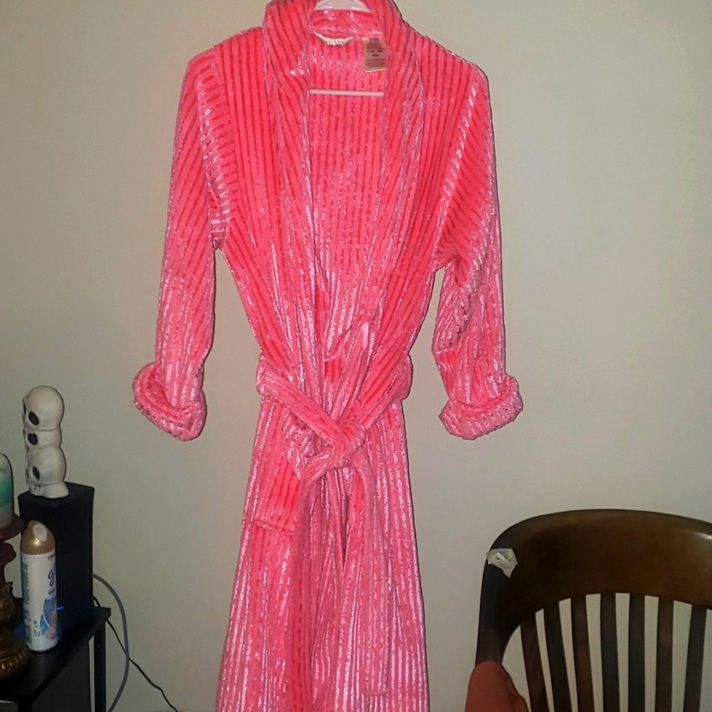 GUC Anna Kay pink plush bathrobe, very cozy! Goid condition!!size MEDIUM